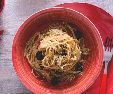 Vollkornspaghetti mit Artischocken und Semmelbröseln
