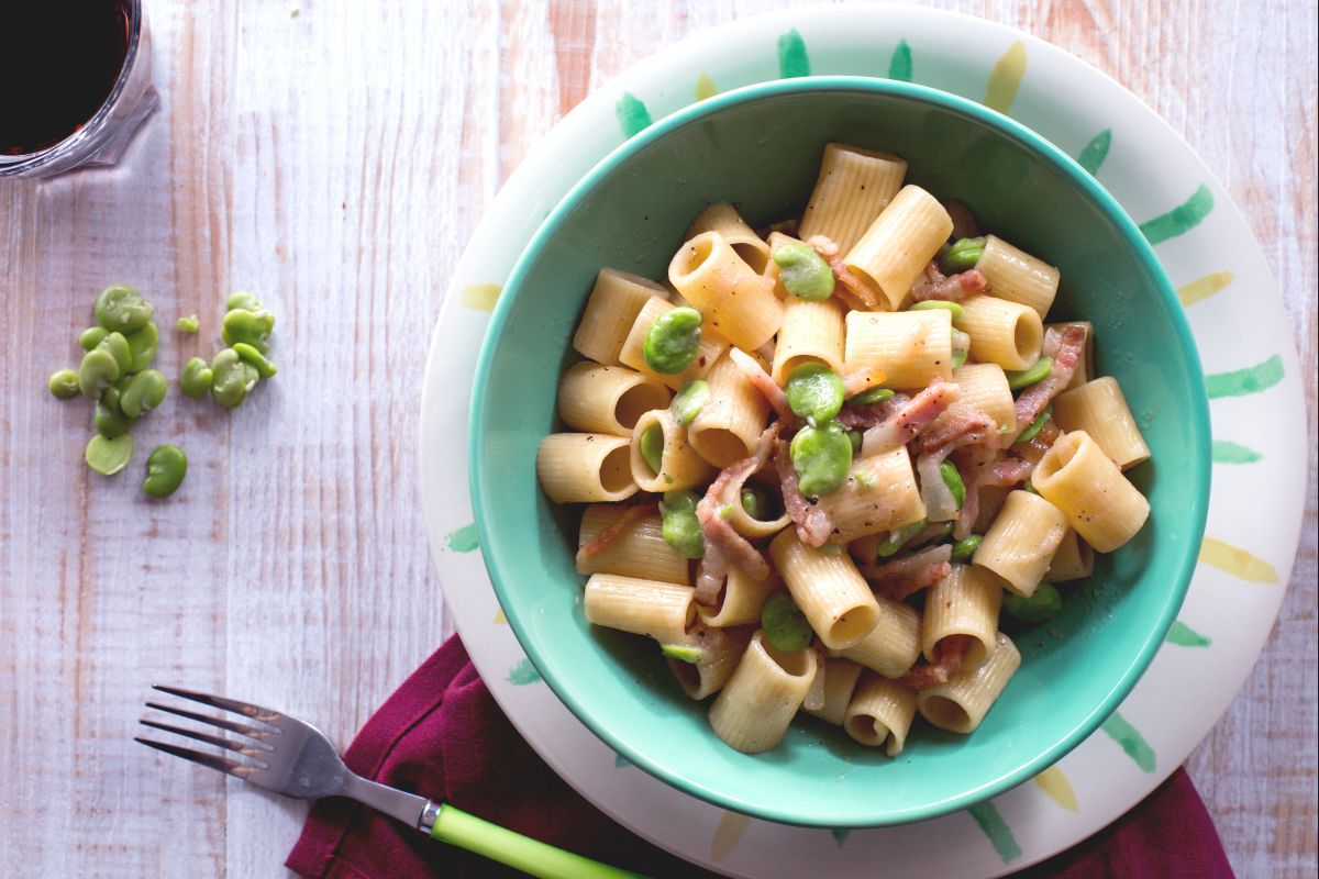 Pasta mit dicken Bohnen und Guanciale