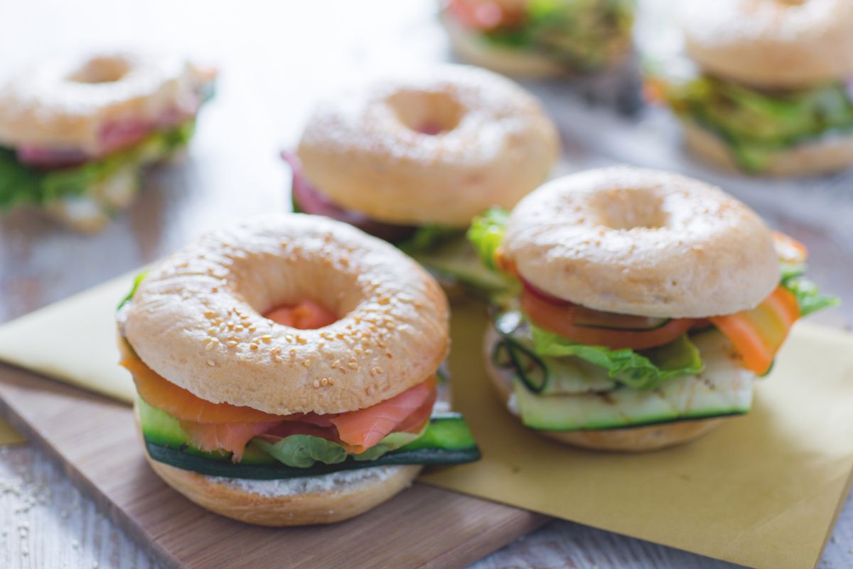Gefüllter Bagel