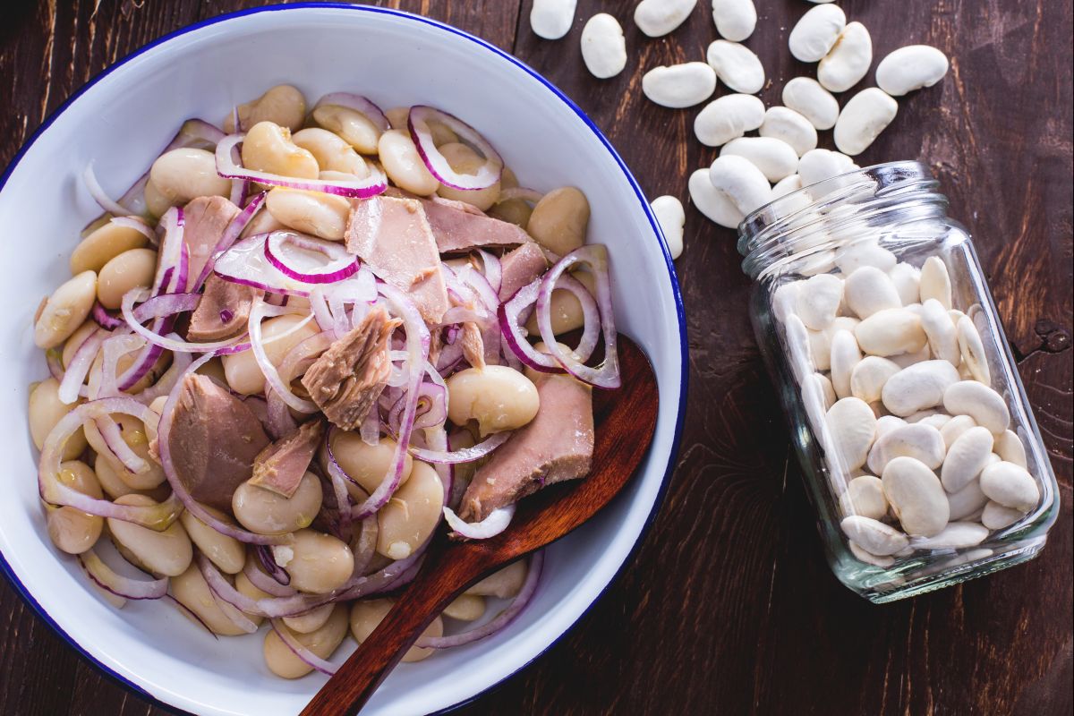 Thunfisch Bohnen und Zwiebel