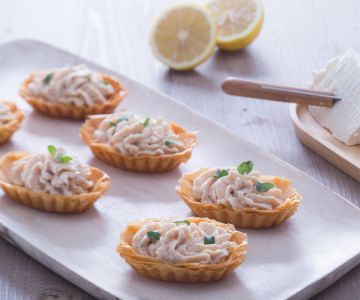 Knusprige Bötchen mit Thunfischmousse