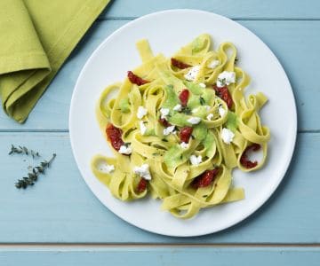 Tagliatelle mit Erbsen und Ricotta