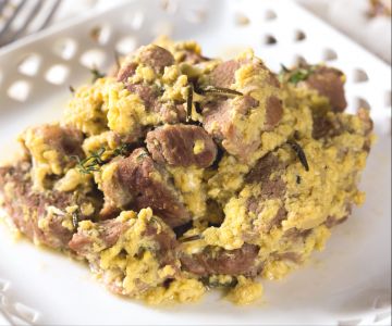 Lamm mit Käse und Ei