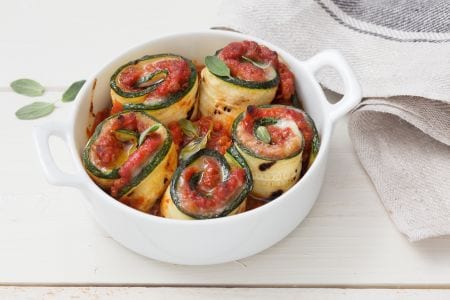 Zucchini-Rouladen mit Hackfleischsoße