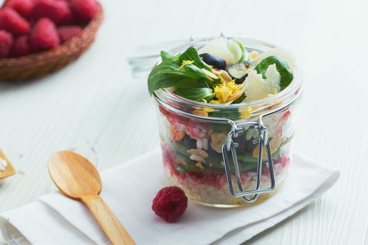Reissalat mit Trockenfrüchten
