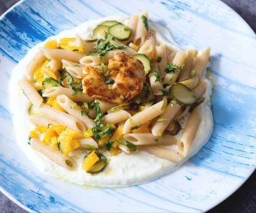 Pasta mit Gemüse und Fiordilatte-Creme