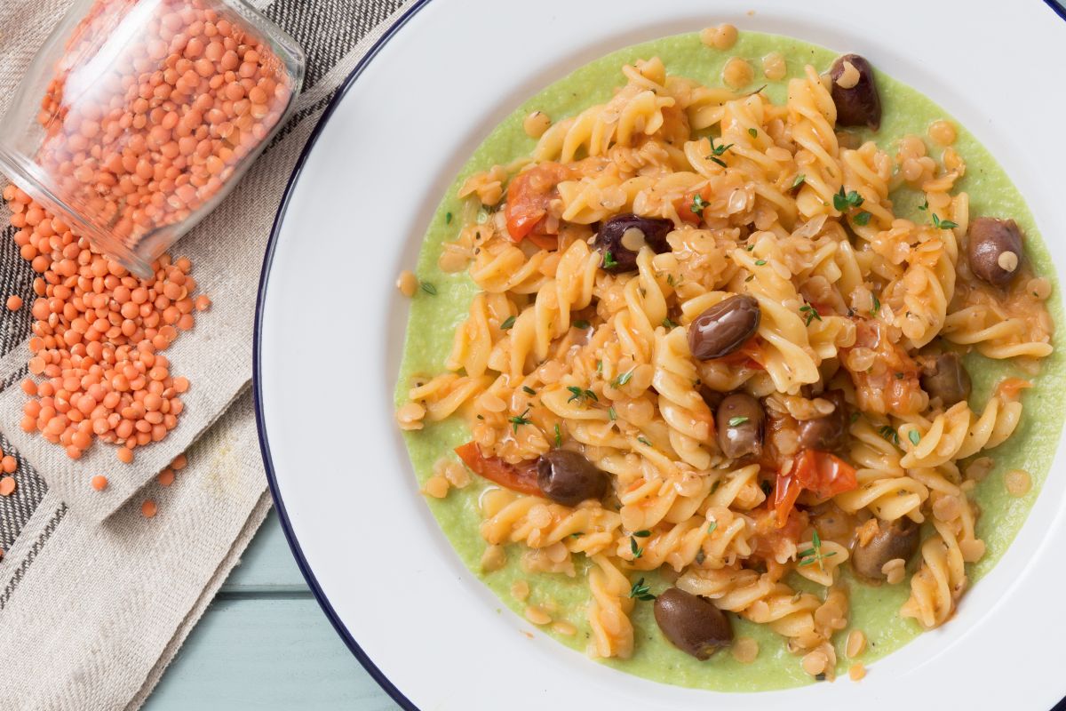 Pasta mit Linsen und Rosenkohl
