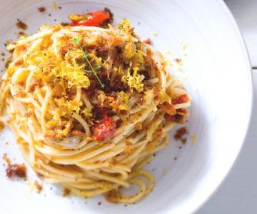 Pasta mit Kürbisblüten und Bottarga