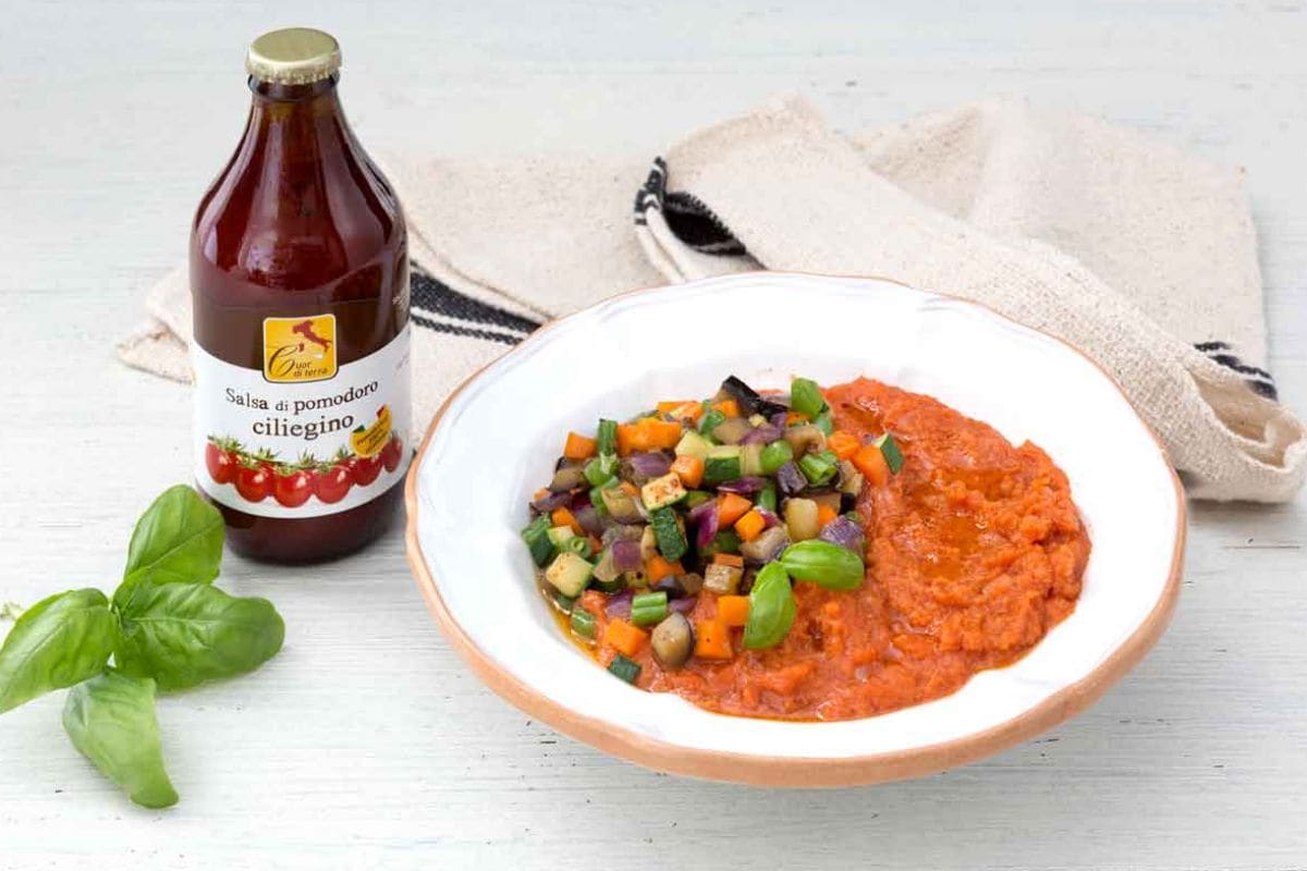 Tomatenbrei mit Frühlingsgemüse