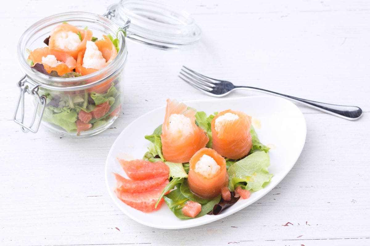 Lachshäppchen mit Grapefruit-Salat