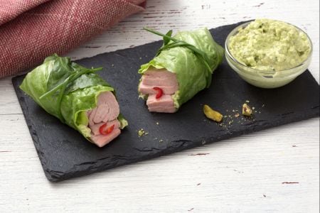Gefüllte Salatröllchen mit Thunfisch