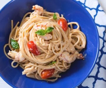 Pasta mit Sahne und Garnelen