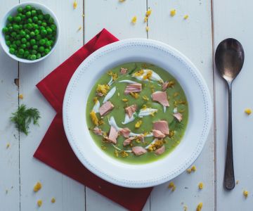 Erbsen-Kartoffel-Suppe mit Thunfischbrösel