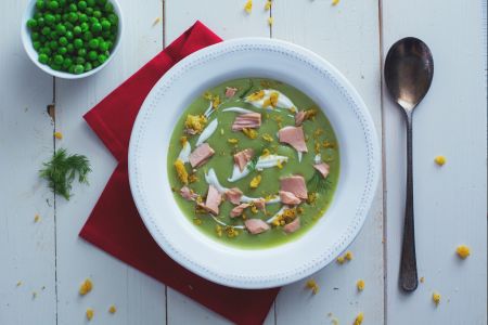 Erbsen-Kartoffel-Suppe mit Thunfischbrösel