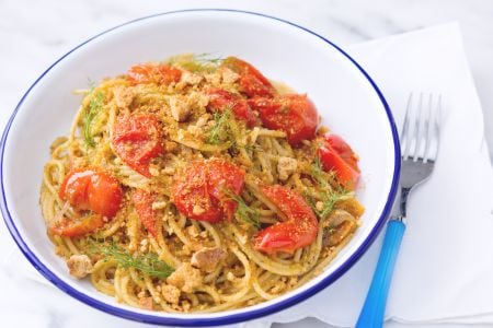 Pasta mit Tomaten und Fresella