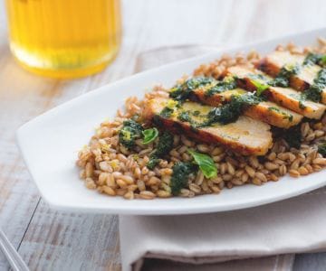 Lauwarmer Dinkel mit Honighähnchen