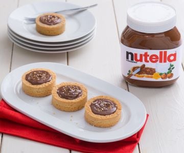 Törtchen mit weißem Kern und Nutella®