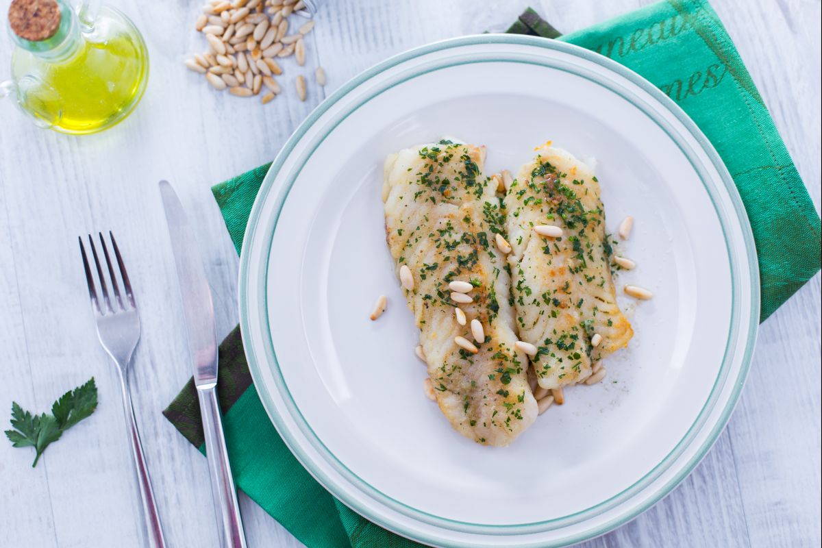 Kabeljaufilet in der Pfanne