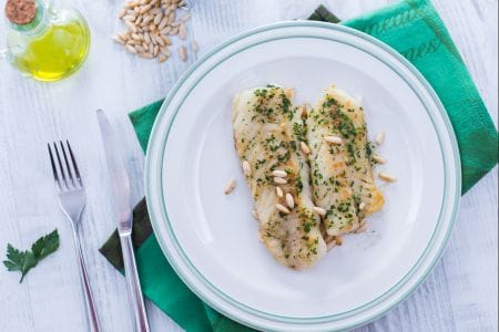 Kabeljaufilet in der Pfanne