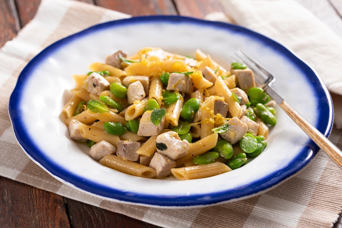 Pasta mit Schwertfisch und Saubohnen