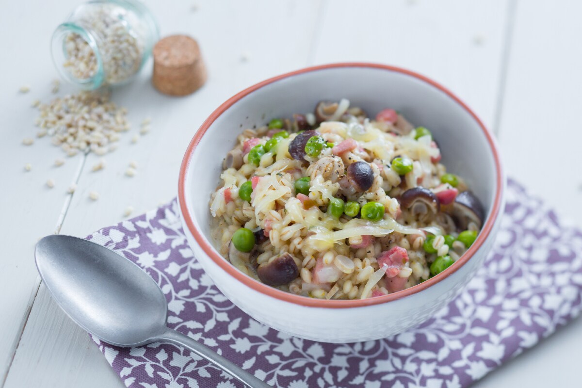 Gerstenrisotto mit Speck, Gemüse und Käse