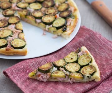 Umgekehrter Zucchini-Thunfisch-Kuchen