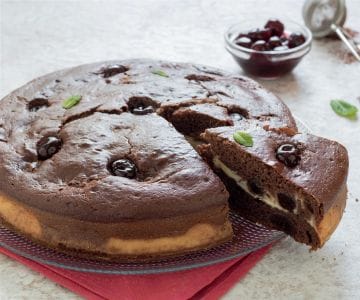 Kakao-, Ricotta- und Sauerkirschkuchen