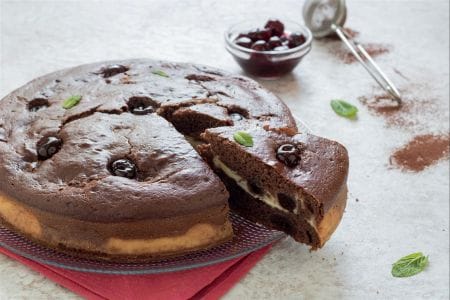 Kakao-, Ricotta- und Sauerkirschkuchen