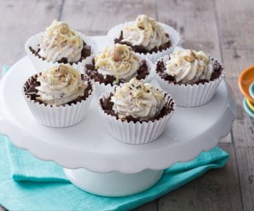 Knusprige Schokoladenbecher mit Mascarponecreme