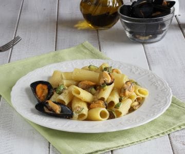 Nudeln mit Zucchini, Miesmuscheln und Pecorino