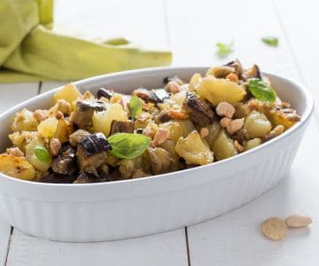 Auberginen und Kartoffeln mit Mandeln