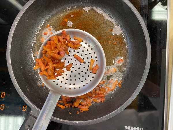 Nudeln mit Spinatsauce und knusprigem Guanciale - step 2
